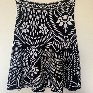 NWT Express black & white knit skirt Medium